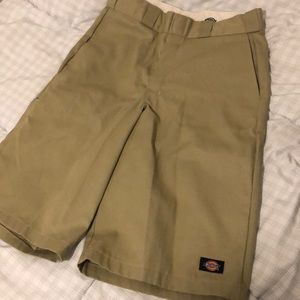 13” Loose Fit Multi-Use Pocket Work Shorts, Khaki